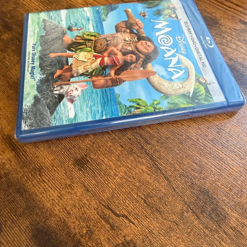 Disney Moana Blu-ray DVD Digital HD 2017 New Sealed Movie Dwayne Johnson - Picture 3 of 7